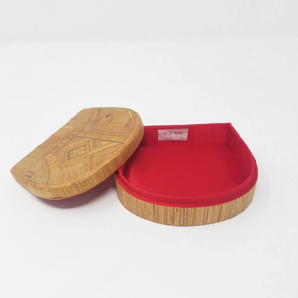 Vtg elephant straw‎ inlay trinket jewelry box satin